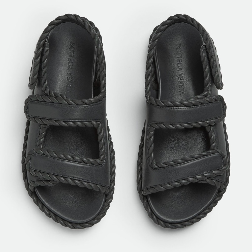 Bottega Veneta Jack Flat sandal in Black.